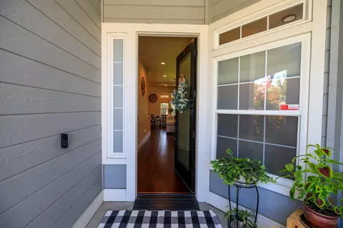 Entry Way - 3224 Clearview Ct, Modesto, CA 95355 photo 3 of 4
