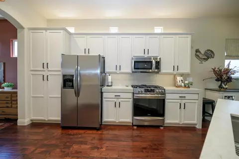 Kitchen - 3224 Clearview Ct, Modesto, CA 95355 photo 9 of 9