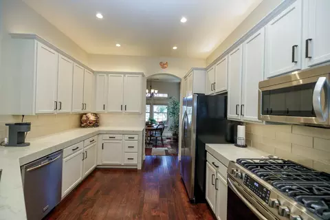Kitchen - 3224 Clearview Ct, Modesto, CA 95355 photo 5 of 9