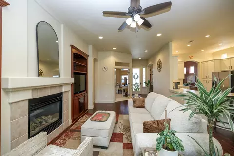 Living - 3224 Clearview Ct, Modesto, CA 95355 photo 4 of 4