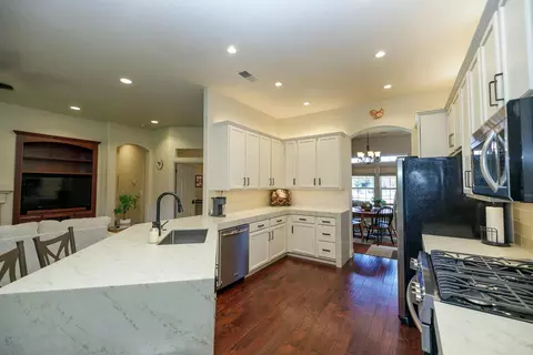 Kitchen - 3224 Clearview Ct, Modesto, CA 95355 photo 3 of 9