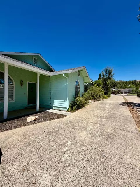 Exterior - 55 Oak Tree Ct, Murphys, CA 95247 photo 15 of 27
