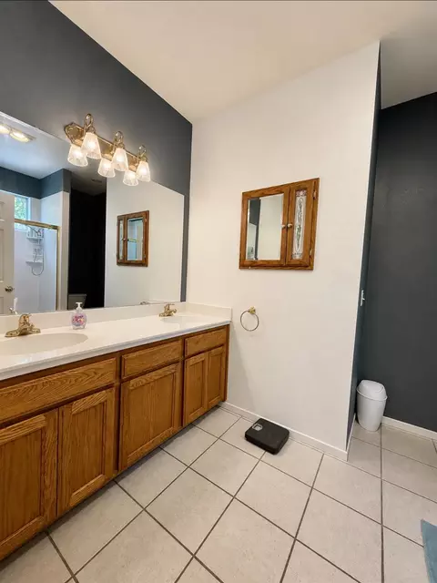 Bath - 55 Oak Tree Ct, Murphys, CA 95247 photo 1 of 3