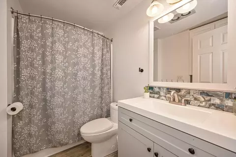 Bath - 3401 Cherry Acres Rd, Cool, CA 95614 photo 1 of 2