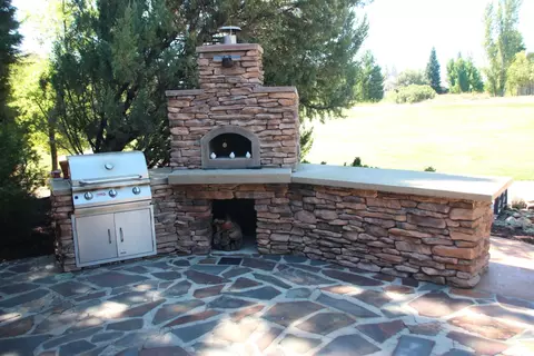Kitchen - 807 Smith Flat Rd, Angels Camp, CA 95222 photo 2 of 6