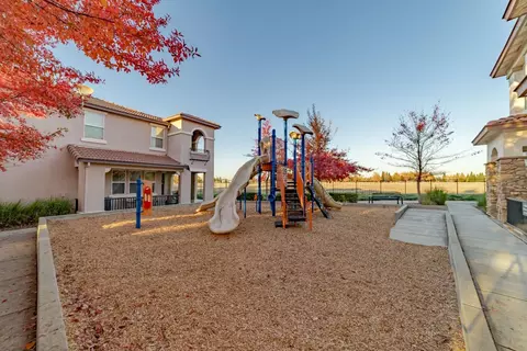 Exterior - 3311 Leiper Loop, Lincoln, CA 95648 photo 5 of 7