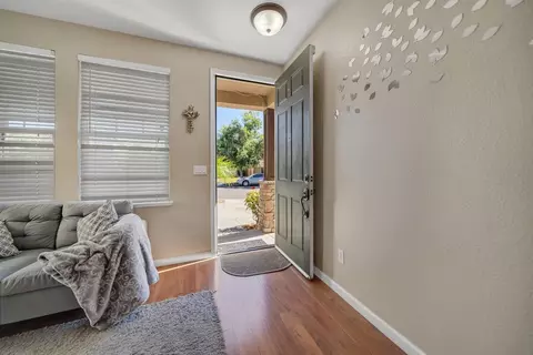 Entry Way - 3531 Fallview Ave, Ceres, CA 95307 photo 3 of 13