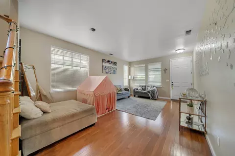 Entry Way - 3531 Fallview Ave, Ceres, CA 95307 photo 4 of 13