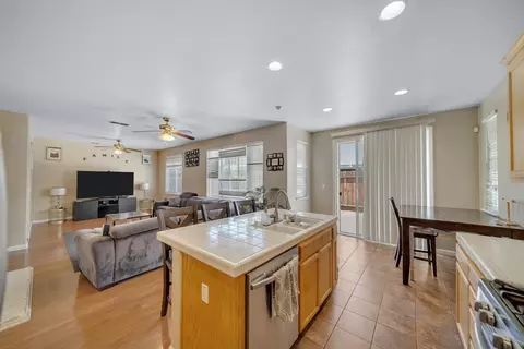 Entry Way - 3531 Fallview Ave, Ceres, CA 95307 photo 11 of 13