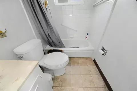 Bath - 731 Welburn Ave, Gilroy, CA 95020 photo 5 of 6