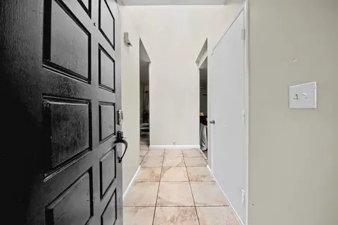 Entry Way - 731 Welburn Ave, Gilroy, CA 95020 photo 2 of 7