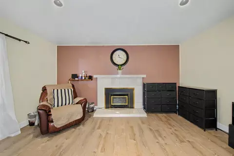 Living - 731 Welburn Ave, Gilroy, CA 95020 photo 2 of 5