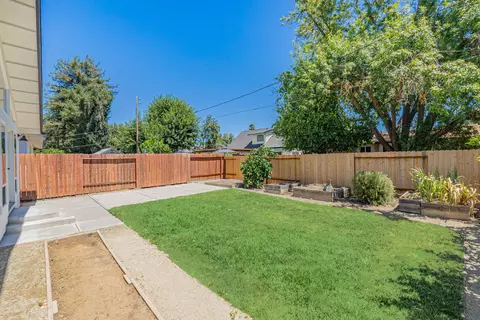 Exterior - 1306 Whittier Dr, Davis, CA 95618 photo 4 of 5