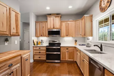 Kitchen - 3311 Cascade Trl, Cool, CA 95614 photo 2 of 4