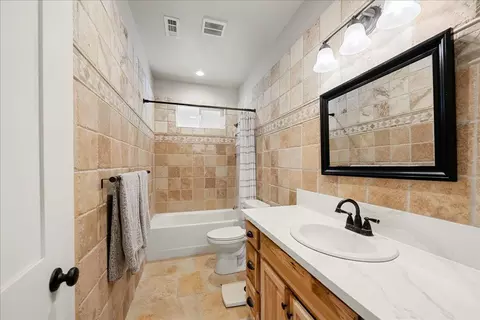 Bath - 3311 Cascade Trl, Cool, CA 95614 photo 2 of 2