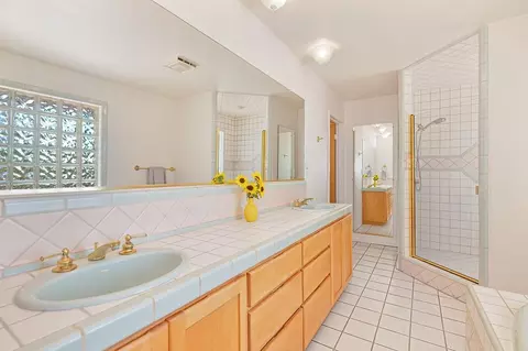 Bath - 18135 Quail Mountain Ct, Applegate, CA 95703 photo 1 of 7