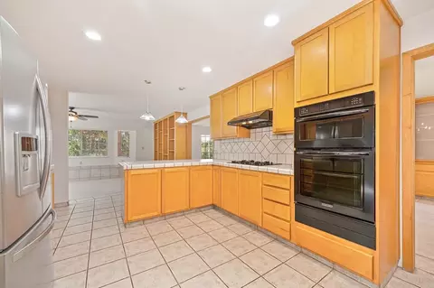 Kitchen - 18135 Quail Mountain Ct, Applegate, CA 95703 photo 4 of 5
