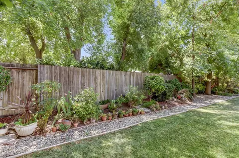 Exterior - 2722 Emerald Bay Dr, Davis, CA 95618 photo 10 of 17