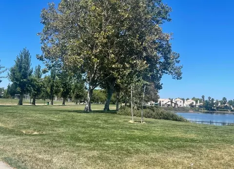 3233 Mayten Way, Elk Grove, CA 95758