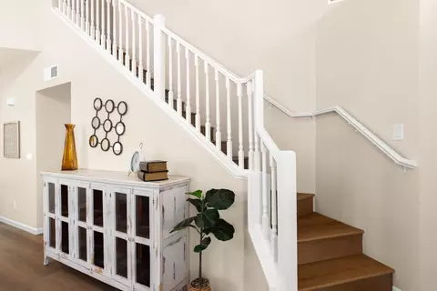 Entry Way - 1915 Maplegrove Ln, Tracy, CA 95376 photo 3 of 5