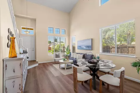 Living - 1915 Maplegrove Ln, Tracy, CA 95376 photo 2 of 5