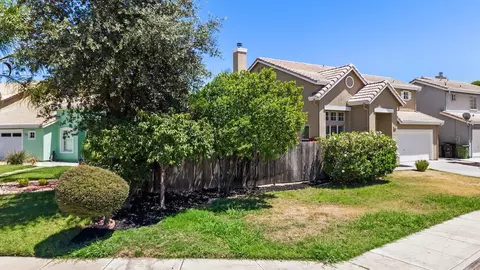 Exterior - 1915 Maplegrove Ln, Tracy, CA 95376 photo 3 of 8