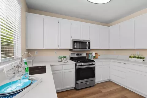 Kitchen - 1915 Maplegrove Ln, Tracy, CA 95376 photo 1 of 3