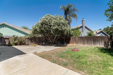 Exterior - 1915 Maplegrove Ln, Tracy, CA 95376 photo 6 of 8