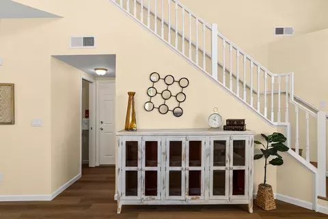 Entry Way - 1915 Maplegrove Ln, Tracy, CA 95376 photo 2 of 5
