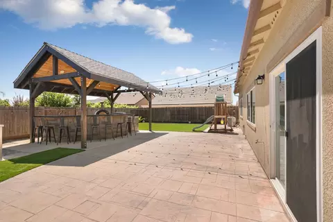 Exterior - 428 Pendragon, Manteca, CA 95337 photo 3 of 13