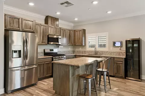 Kitchen - 428 Pendragon, Manteca, CA 95337 photo 1 of 8