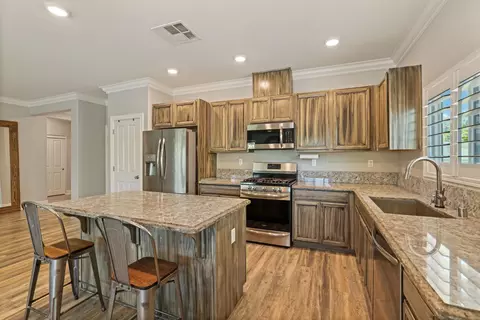 Kitchen - 428 Pendragon, Manteca, CA 95337 photo 2 of 8