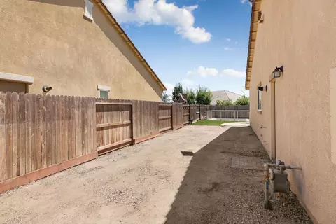 Exterior - 428 Pendragon, Manteca, CA 95337 photo 10 of 13