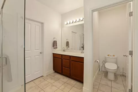 Bath - 428 Pendragon, Manteca, CA 95337 photo 3 of 4