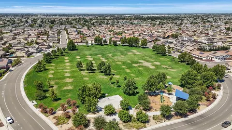 View/Area - 428 Pendragon, Manteca, CA 95337 photo 10 of 16