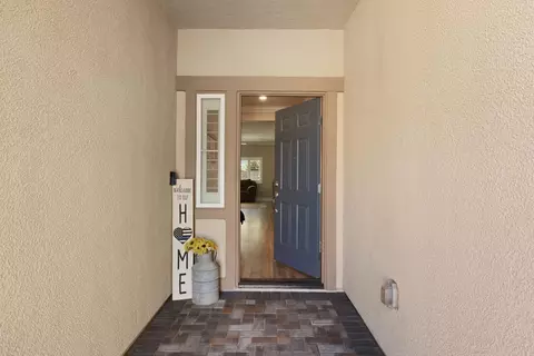 Entry Way - 428 Pendragon, Manteca, CA 95337 photo 1 of 6