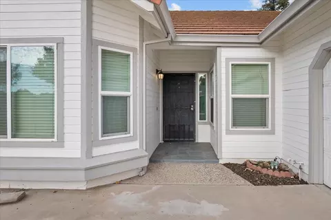 Exterior - 409 Montrose Ct, Modesto, CA 95355 photo 5 of 7