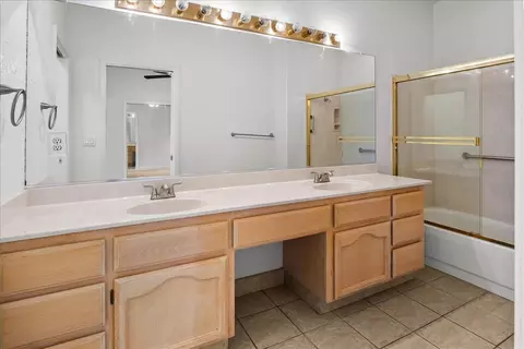 Bath - 409 Montrose Ct, Modesto, CA 95355 photo 1 of 4