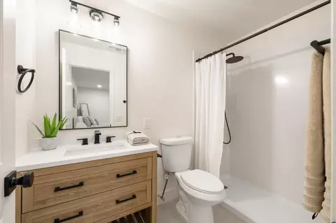 Bath - 8422 Ancho Way, Elverta, CA 95626 photo 2 of 6