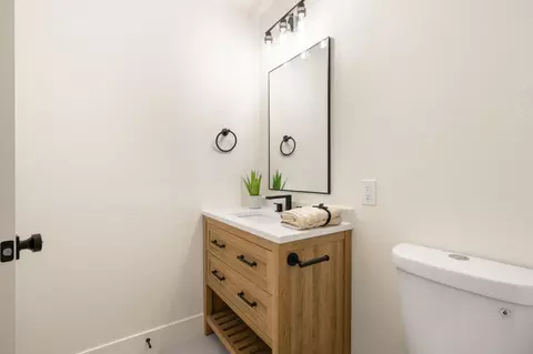 Bath - 8422 Ancho Way, Elverta, CA 95626 photo 4 of 6