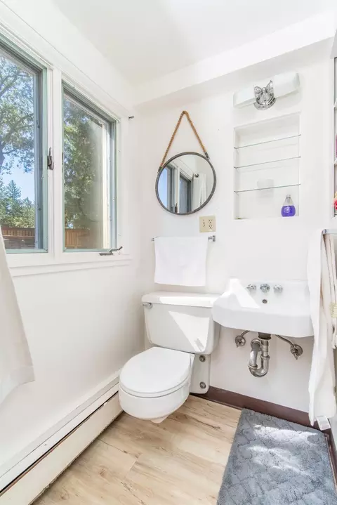 Bath - 2963 Five Mile Rd, Placerville, CA 95667 photo 3 of 4