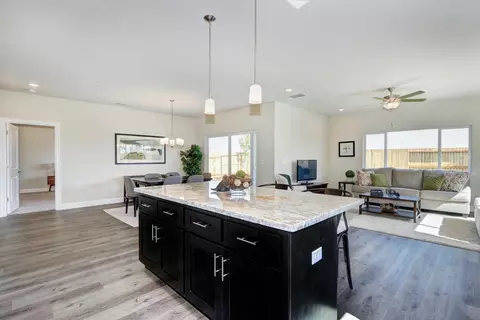 Kitchen - 928 Norman Rd, Galt, CA 95632 photo 3 of 4