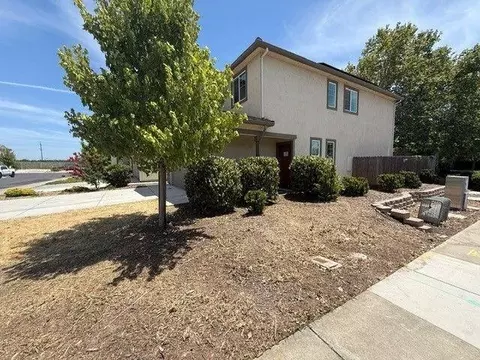Exterior - 3900 Sanderling Ave, Modesto, CA 95355 photo 3 of 11