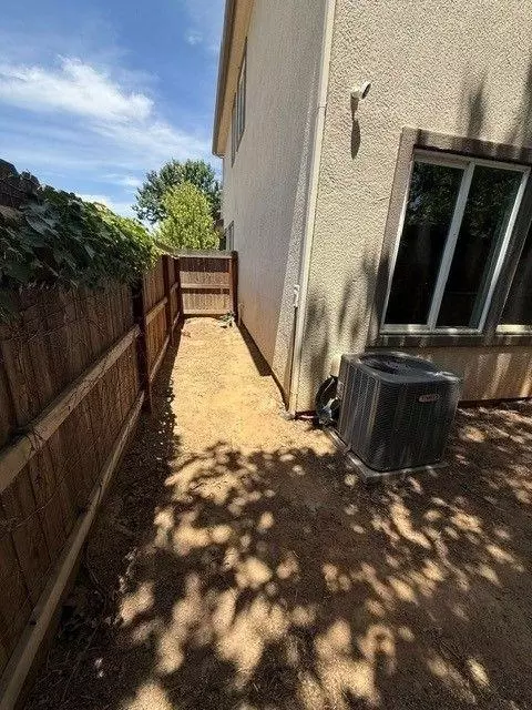 Exterior - 3900 Sanderling Ave, Modesto, CA 95355 photo 9 of 11