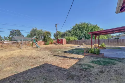 Exterior - 3912 Henderson Way, Carmichael, CA 95608 photo 5 of 14