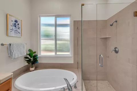 Bath - 2152 Ritchie St, Folsom, CA 95630 photo 1 of 2