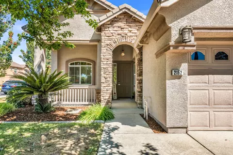 Exterior - 2152 Ritchie St, Folsom, CA 95630 photo 2 of 12