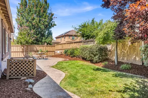 Exterior - 2152 Ritchie St, Folsom, CA 95630 photo 7 of 12