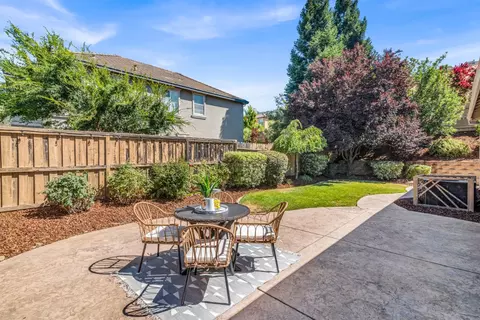 Exterior - 2152 Ritchie St, Folsom, CA 95630 photo 8 of 12