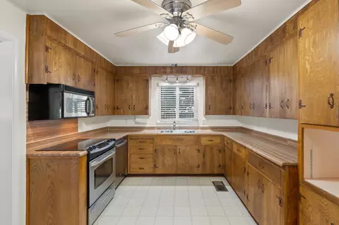Kitchen - 983 Fairview Dr, Gridley, CA 95948 photo 1 of 3
